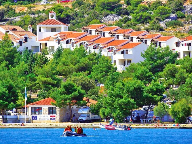 Belvilla Appartements im Holiday Resort Jezera Vil Ferienpark  kroatische Inseln
