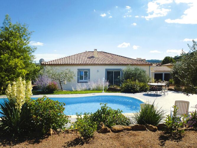 Pretty holiday home with garden and private pool,  Ferienhaus in Frankreich