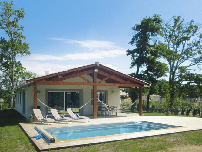 Ferienhaus mit Pool in Grayan-et-l'Hôpi Ferienhaus in Frankreich
