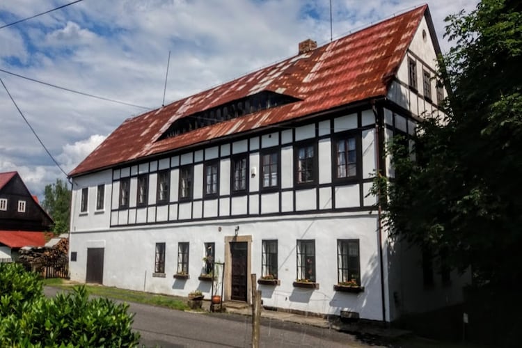 Rustiek landhuis in Boheemse Jetrichovice met privéterras
