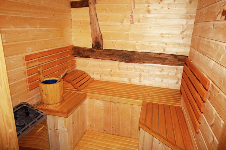 Gemütliches Ferienhaus in Vielsalm mit Sauna