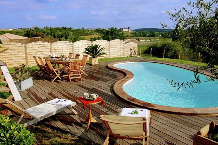 Villa de luxe avec terrasse couverte dans le Chalais rural