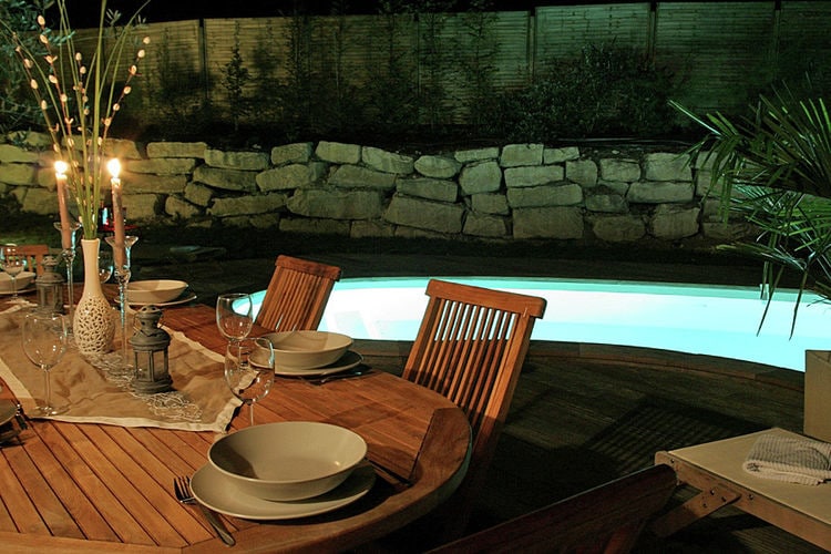 Villa de luxe avec terrasse couverte dans le Chalais rural