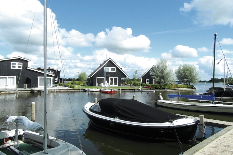Comfortabele villa met afwasmachine, vlakbij Terherne