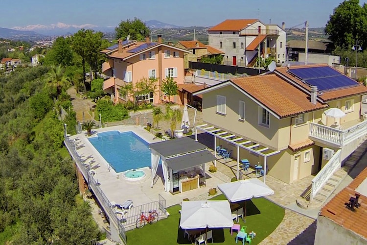 Vakantiehuizen Italie | Abruzzo | Vakantiehuis te huur in Santomero met zwembad  met wifi 6 personen