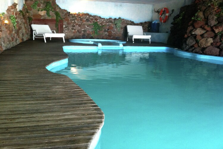 Family-wellnes-Pool-Calm