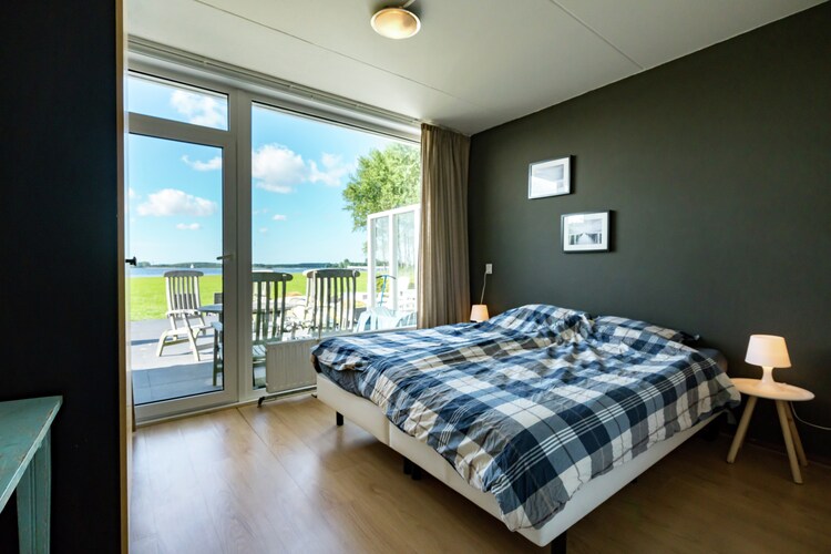 Knusse vakantieVacation house aan het Veerse Meer met voor de deur een strandje