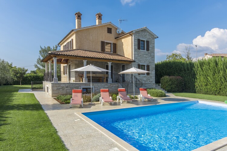 Spacious Villa Nikka With Beautiful Garden And Poo