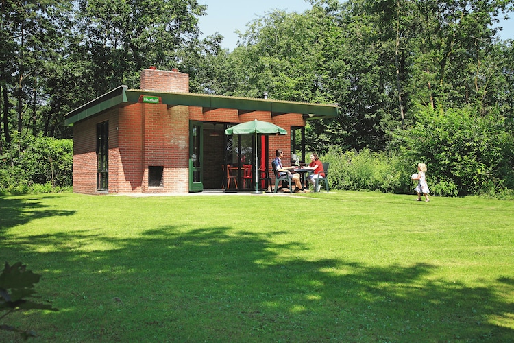Verzorgd ingericht bungalow met gashaard en groene ligging