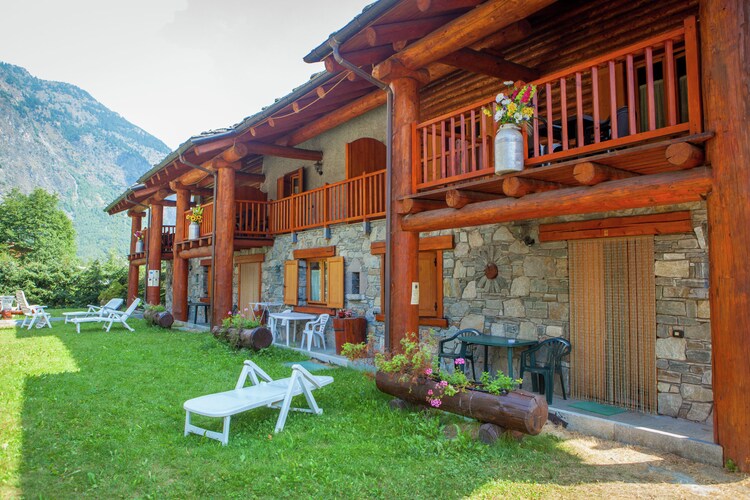 Vakantiehuizen Italie | Val-daosta | Chalet te huur in Antey-st-Andre   met wifi 5 personen