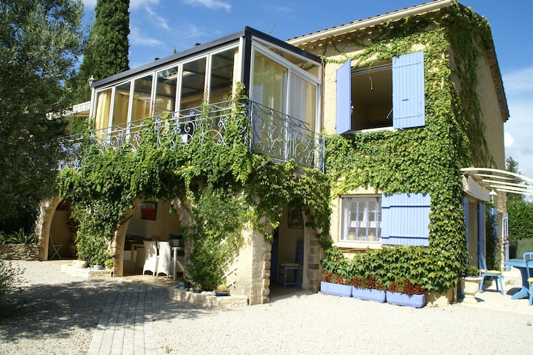 Prachtige, kindvriendelijke vakantieVacation house in Piolenc met zwembad.