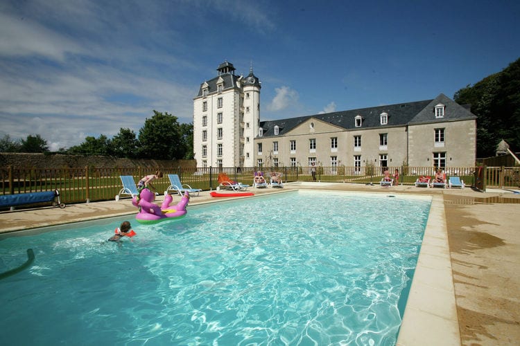 Bel appartement dans un château proche des plages bretonnes