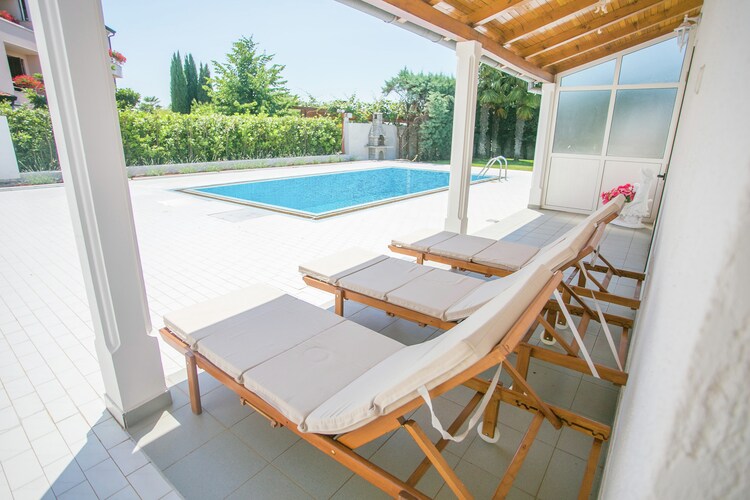 Villa Irena mit eigenem Pool in Porec