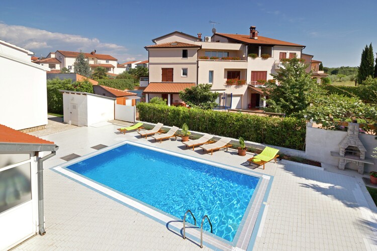 Villa Irena mit eigenem Pool in Porec