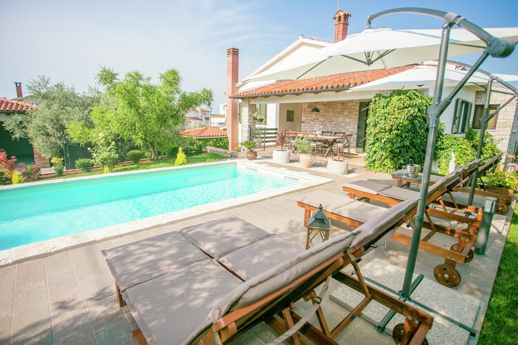 Comfortable villa Marinela  with pool and fenced garden
