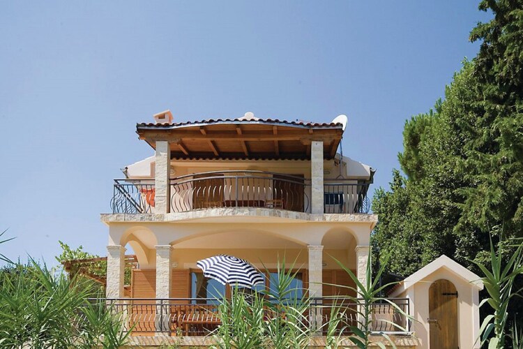 Holiday House Klarin with Sea View
