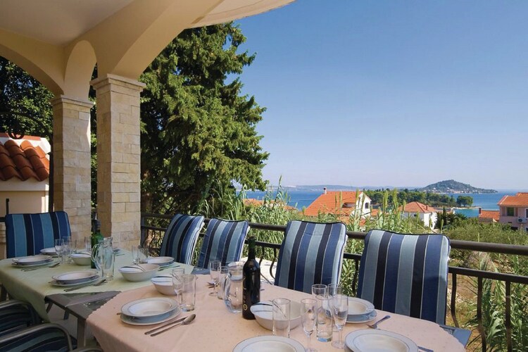 Holiday House Klarin with Sea View