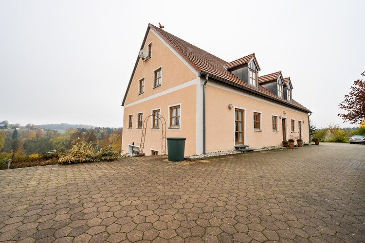 Vakantiewoning met een absoluut rustige ligging en alle mogelijke comfort, tuin en sauna.