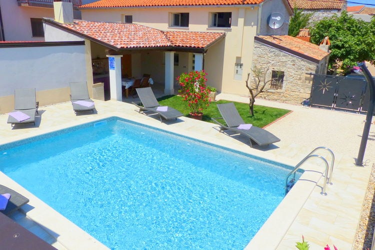 Vakantiehuizen Kroatie | Istrie | Vakantiehuis te huur in Liznjan met zwembad  met wifi 4 personen