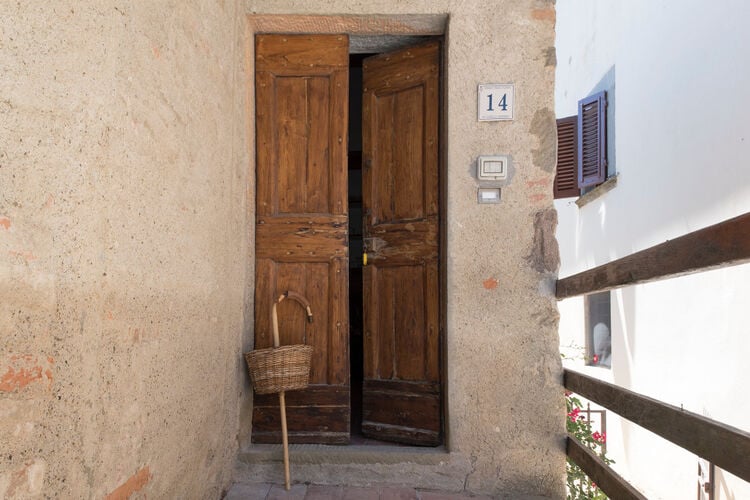 Traditionelles Ferienhaus mit Kamin in Pergine Valdarno