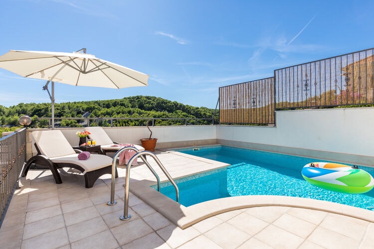 Vakantiehuizen Kroatie | Eld | Villa te huur in Selca met zwembad  met wifi 8 personen