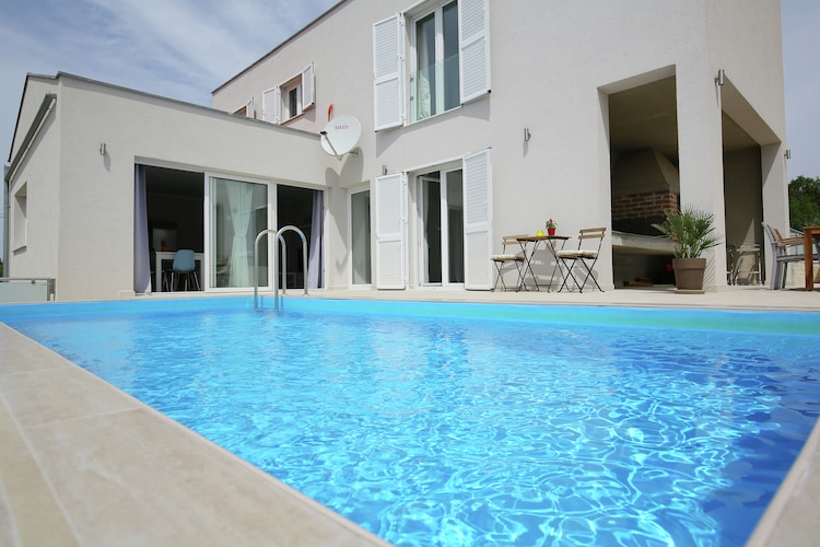 Holiday House Anpero