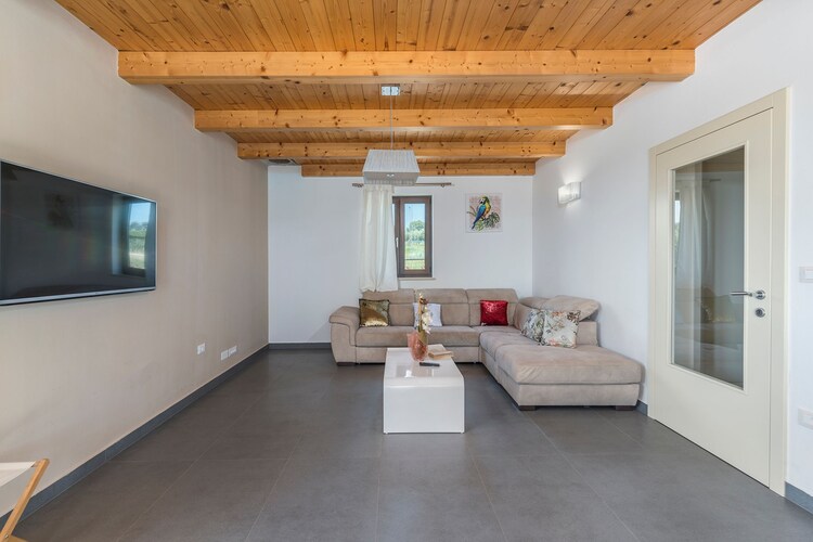 Villa Vanesa with Private Pool and private garden\n