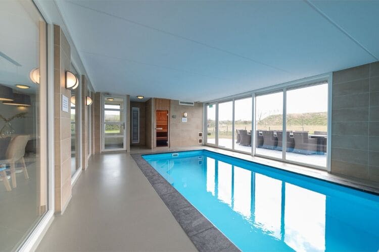 Modernes Ferienhaus mit privatem Pool und Sauna