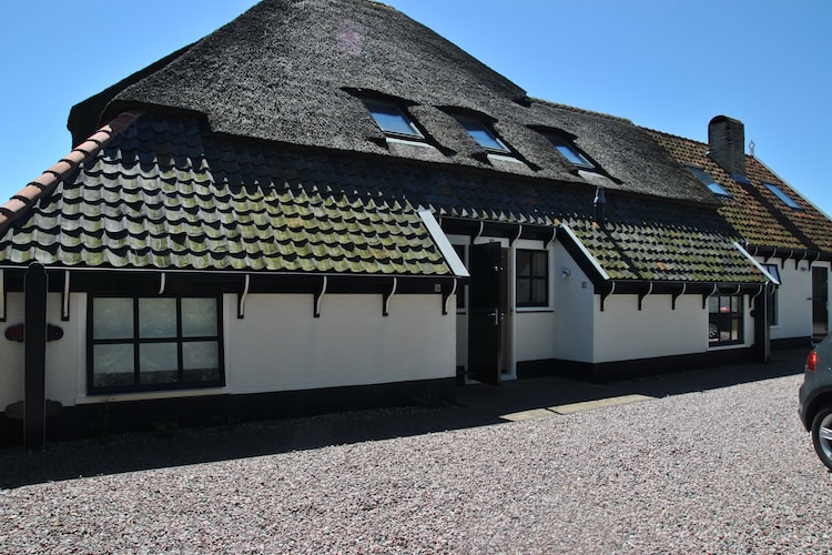 Lichte lodge op Texel op sfeervolle boerderij