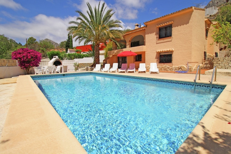 Vrijstaande villa met privé zwembad in Calpe geschikt voor families  en groepen
