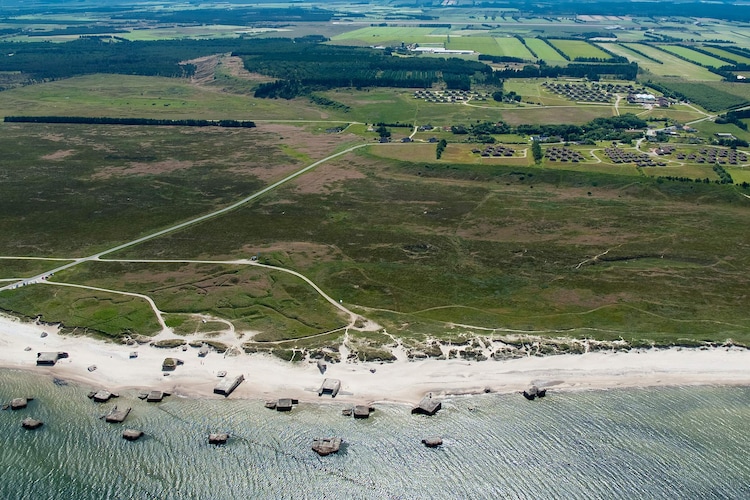 C-3 Room,2 Bathrooms