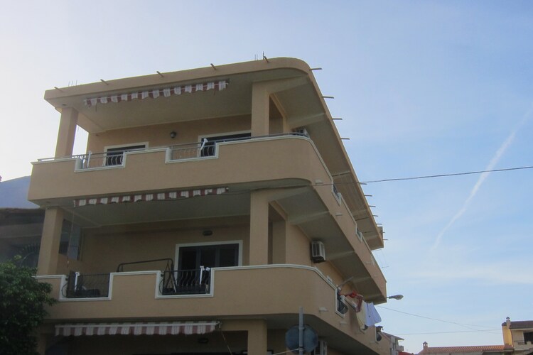 Modern Apartment in Capo Rizzuto met gemeubileerd balkon