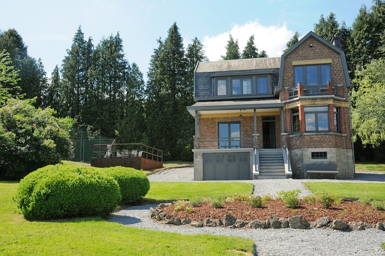 Vrijstaand vakantiehuis in Durbuy met een zonnig terras