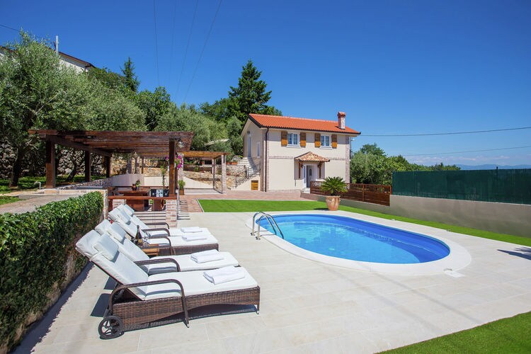 Villa Olive with pool and sea view