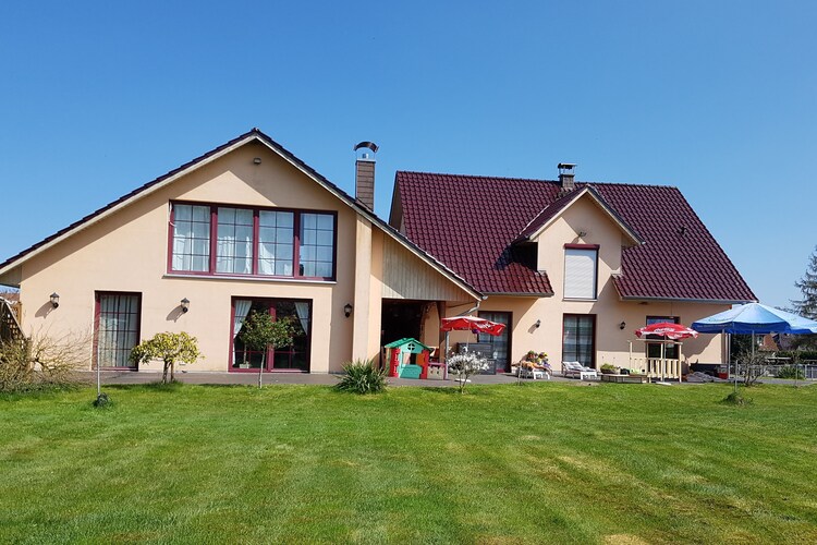Exclusives Ferienhaus mit Kamin und Pool