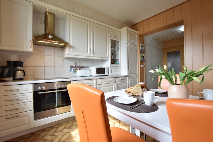 Kühlungsborn Kleckerburg 6 Mit Terrasse Und Meerbl