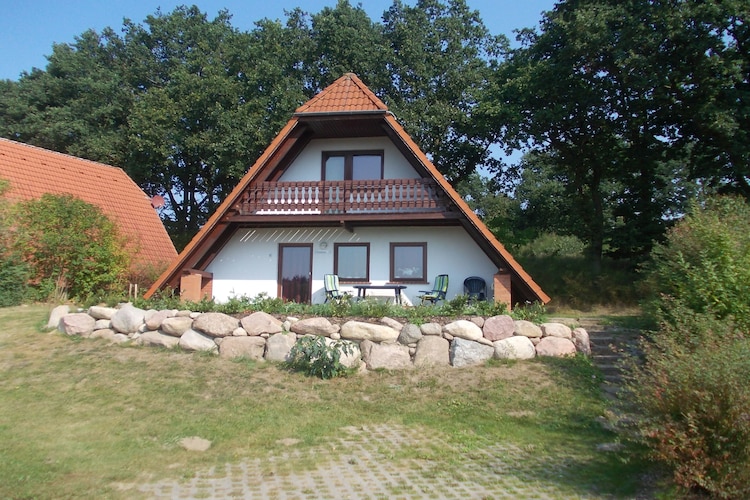Das Haus Andrea In Kleiner Parkanlage
