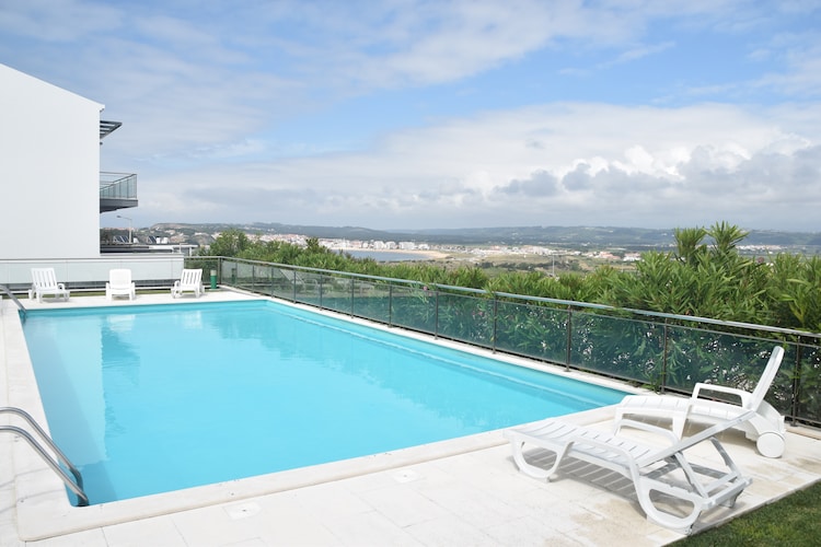 Comfortabel vakantiehuis op loopafstand van de baai van São Martinho do Porto