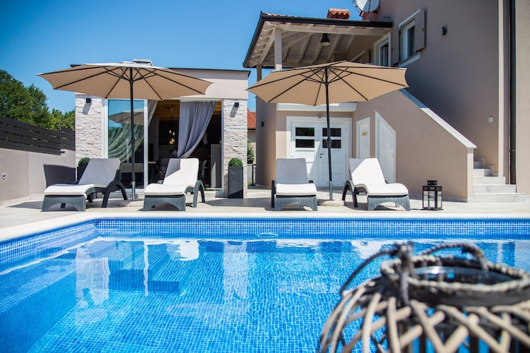 Villa Franka with Pool near Labin\n