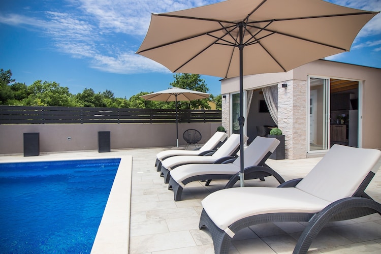 Villa Franka with Pool near Labin\n