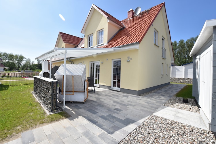 Ferienhaus mit Terrasse und kleinem Spielplatz in Rerik