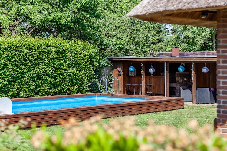 6- Raum- Ferienhaus REETselig am See mit Pool