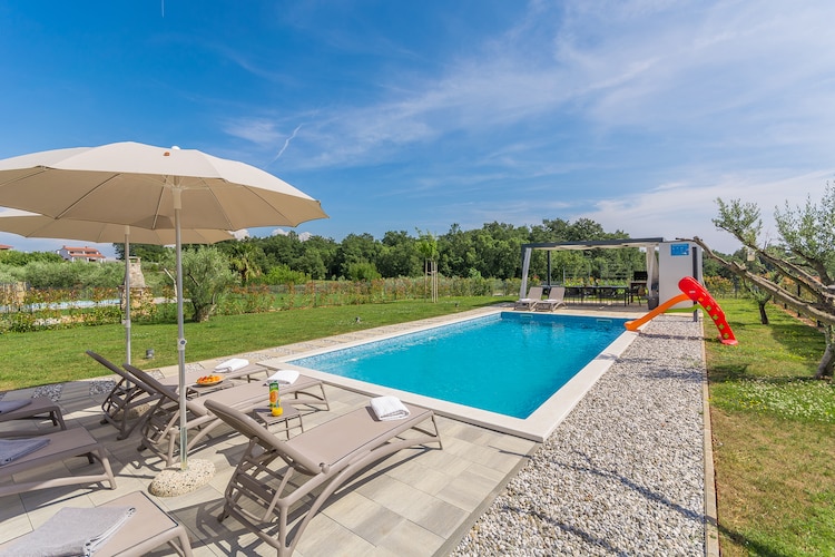 Villa Novigrad
