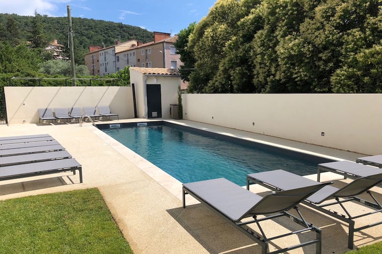 Airco appartement in domein met verwarmd zwembad nabij Mont Ventoux, 800m v dorp