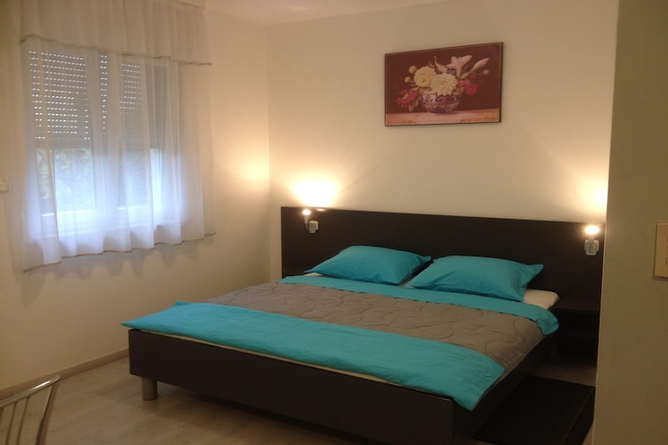 Studio Apartment Gray