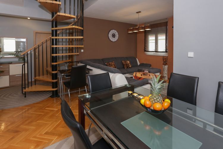 Appartement Kroatië, Dalmatie, Kastel Luksic Appartement HR-00010-60