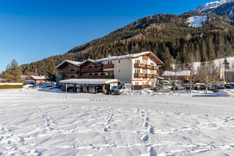 Modern Apartment in Salzburgerland bij een skipiste