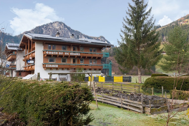 Modern Apartment in Wald im Pinzgau met sauna en terras