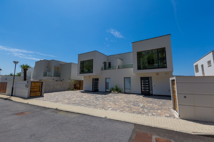 Holiday Home Deano 1