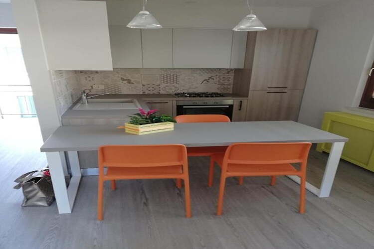 Alex Home 2